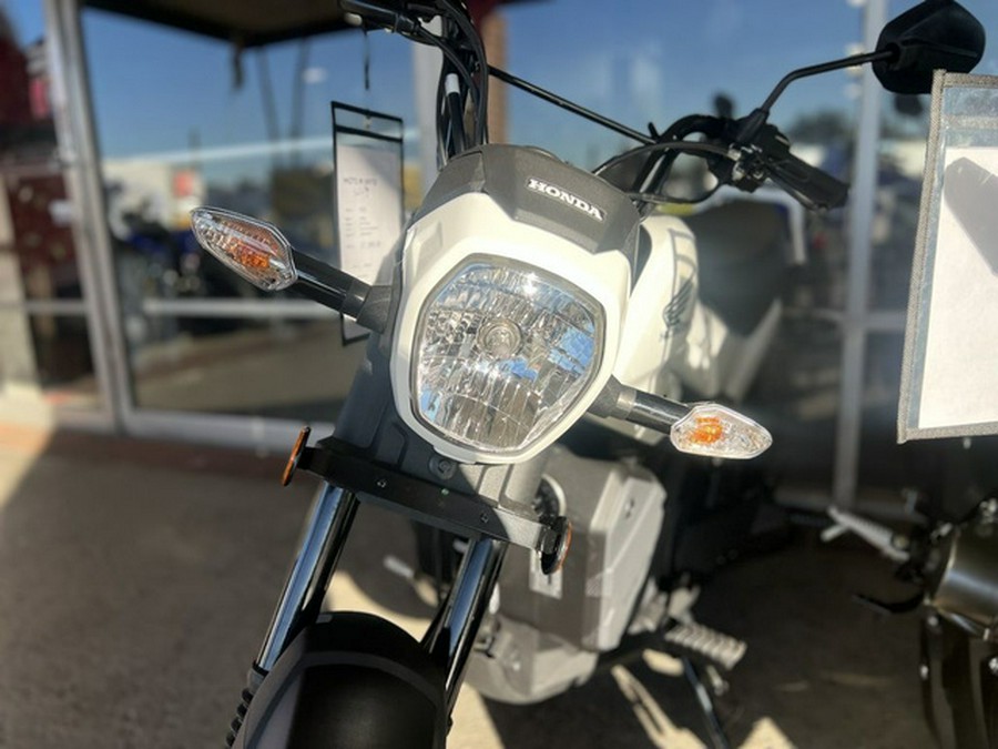 2025 Honda Navi White