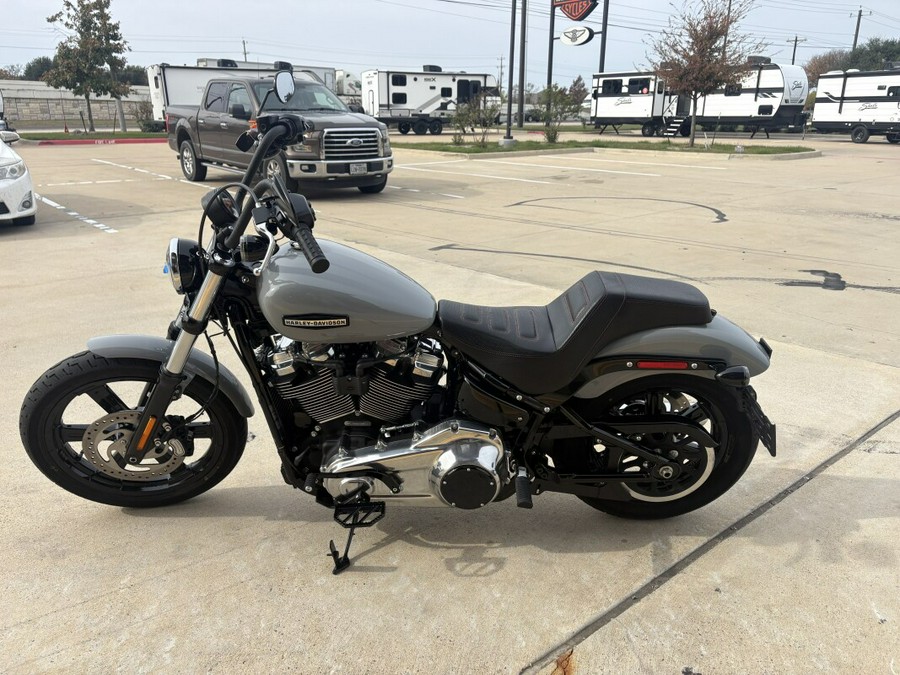 2025 Harley-Davidson® Street Bob® Billiard Gray w/Cast Wheels