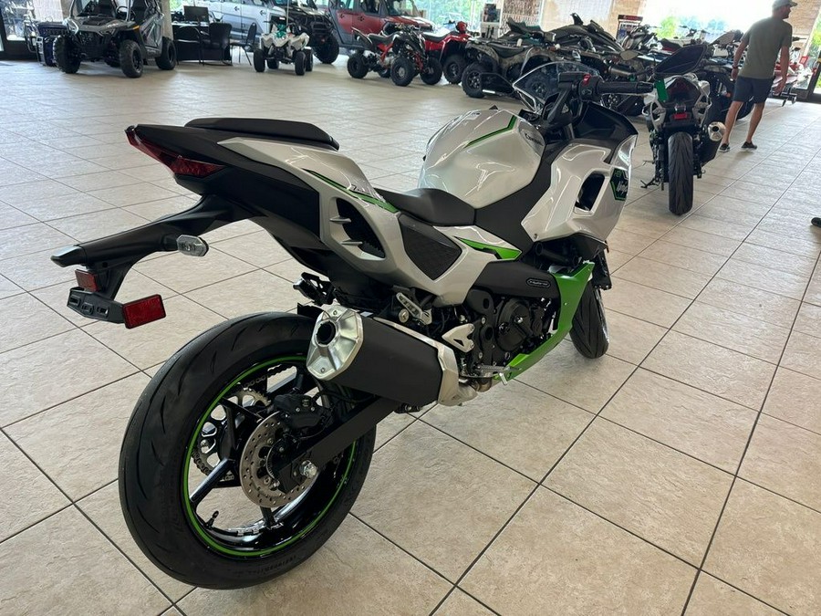 2024 Kawasaki Ninja® 7 Hybrid ABS