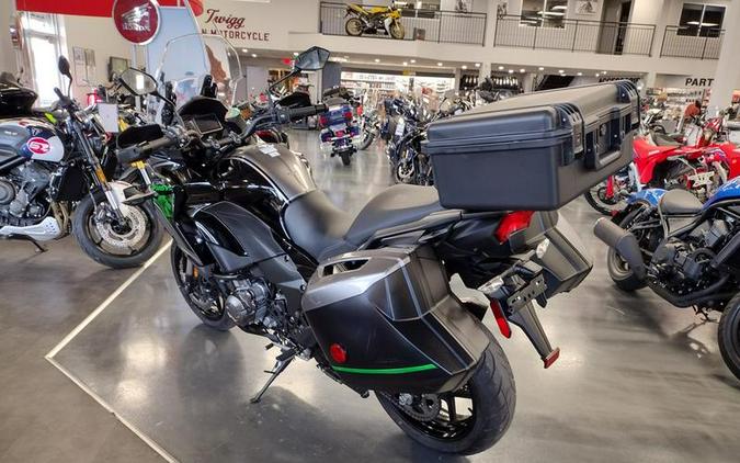 2022 Kawasaki Versys® 1000 SE LT+