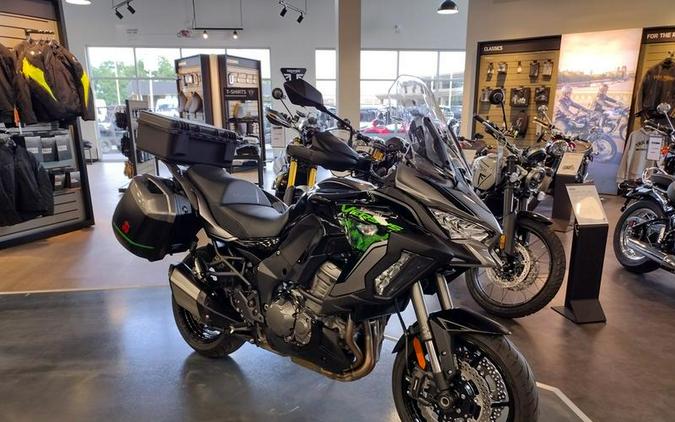 2022 Kawasaki Versys® 1000 SE LT+