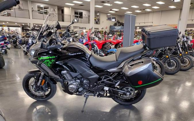 2022 Kawasaki Versys® 1000 SE LT+