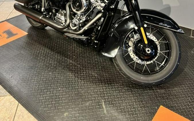 2025 Harley-Davidson Softail FLHC - Heritage Classic