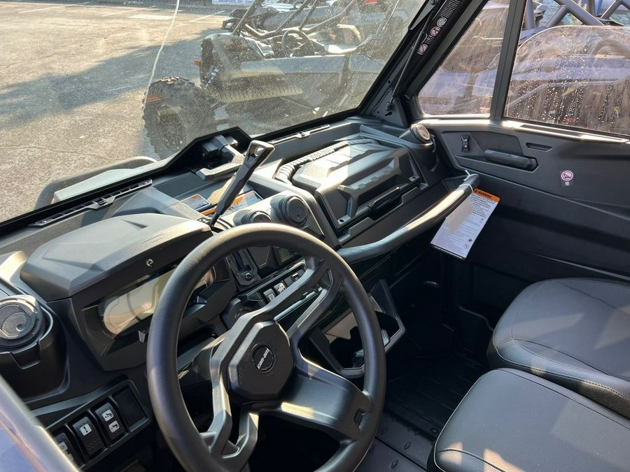 2026 Can-Am® Defender PRO Limited HD10