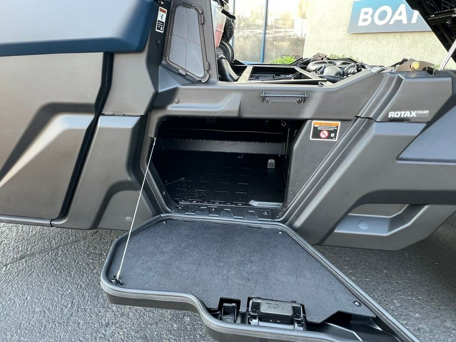 2026 Can-Am® Defender PRO Limited HD10