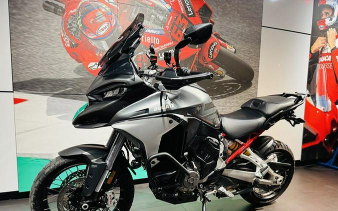 2022 Ducati Multistrada V4S Aviator Grey / Spoked Wheels