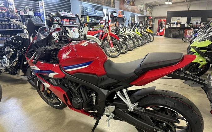 2026 Honda CBR650R E-Clutch