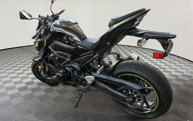 2024 Kawasaki Z900 ABS Metallic Spark Black/Metallic Matte Dark ABS Candy Persimmon RedEbony