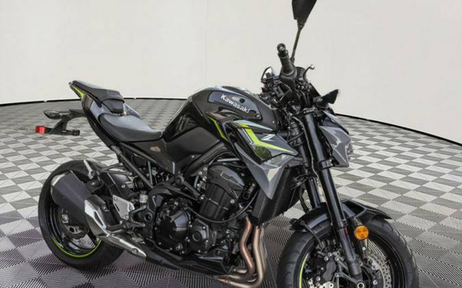 2024 Kawasaki Z900 ABS Metallic Spark Black/Metallic Matte Dark ABS Candy Persimmon RedEbony
