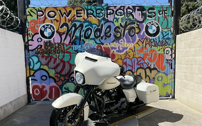 2018 HARLEY Street Glide Special