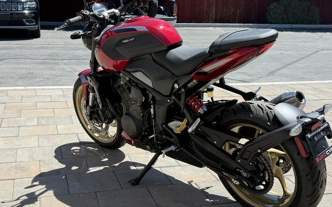 2026 Triumph Trident 800 Carnival red