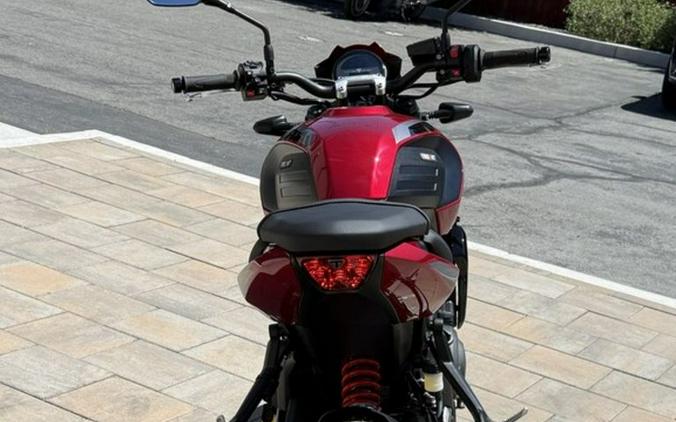 2026 Triumph Trident 800 Carnival red