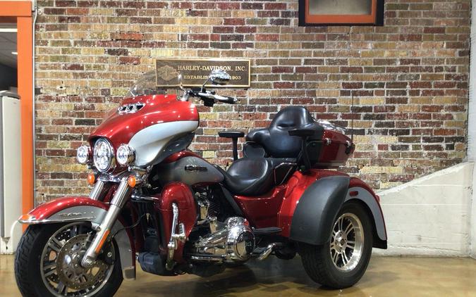 2019 HARLEY-DAVIDSON FLHTCUTG