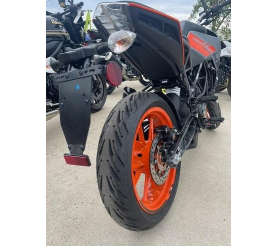 2023 KTM 200 Duke