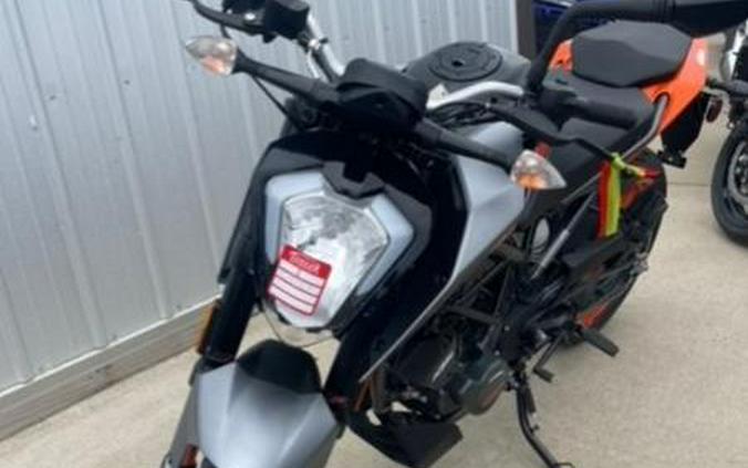 2023 KTM 200 Duke