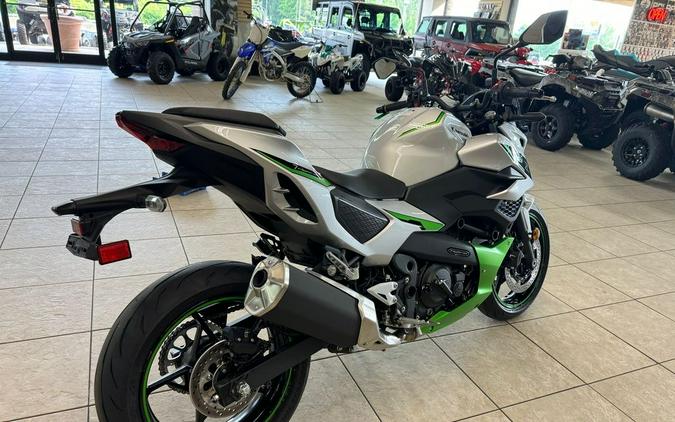 2024 Kawasaki Z7 Hybrid ABS