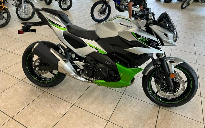 2024 Kawasaki Z7 Hybrid ABS