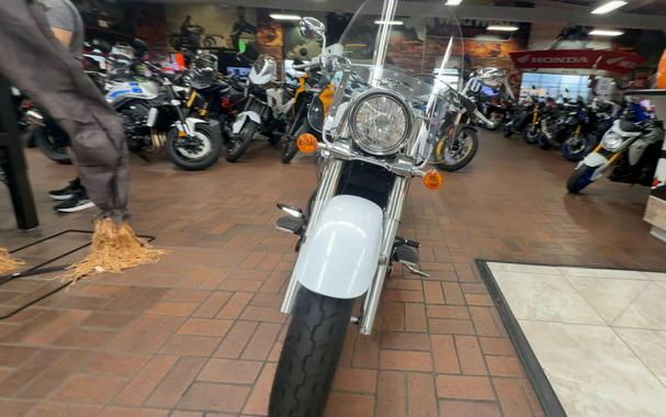 2022 Suzuki BOULEVARD C50T