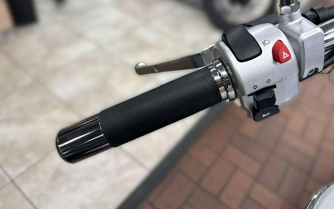 2022 Suzuki BOULEVARD C50T