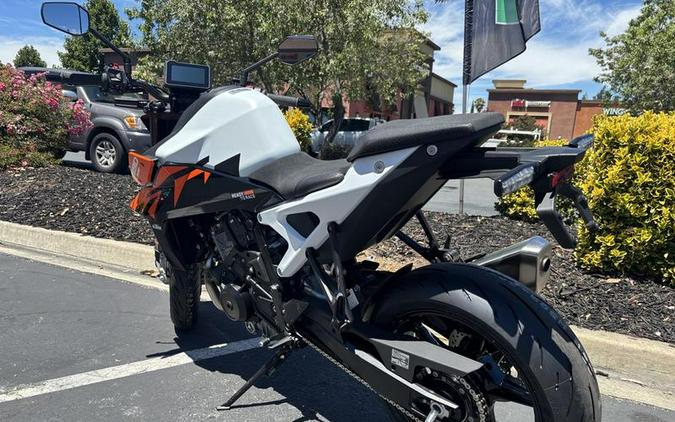 2027 KTM 990 Duke