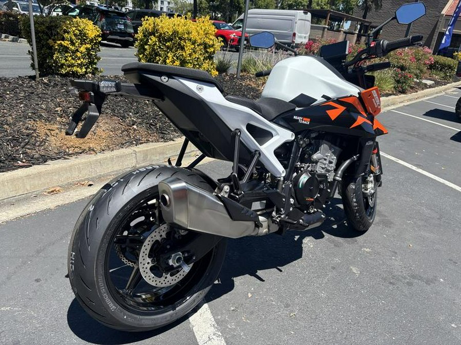2027 KTM 990 Duke
