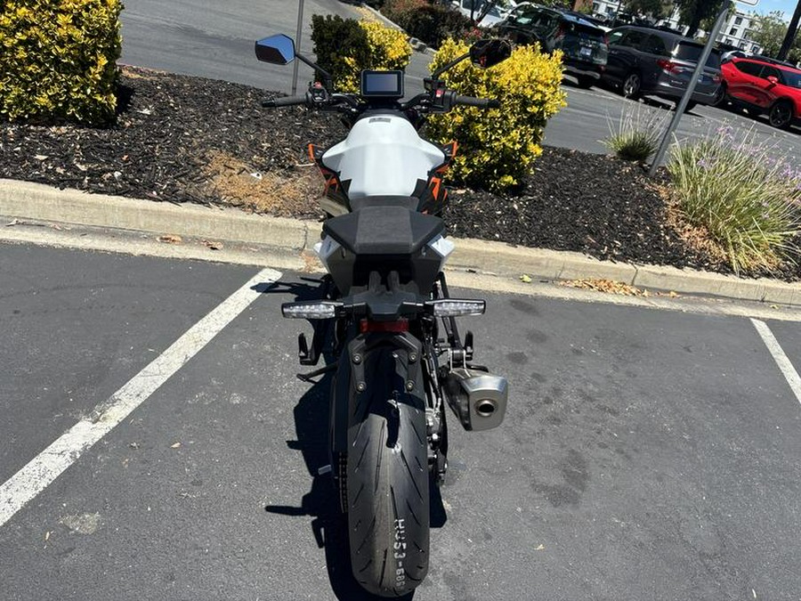 2027 KTM 990 Duke