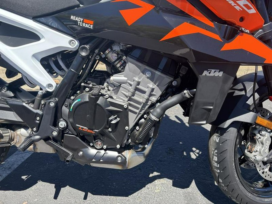 2027 KTM 990 Duke