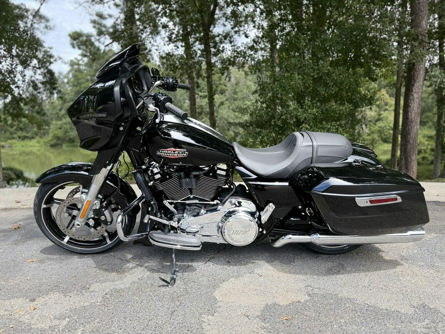 FLHX 2025 Street Glide™