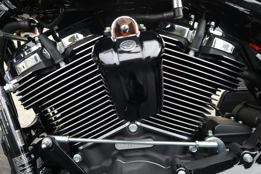 2023 Harley-Davidson<sup>®</sup> Freewheeler<sup>®</sup>