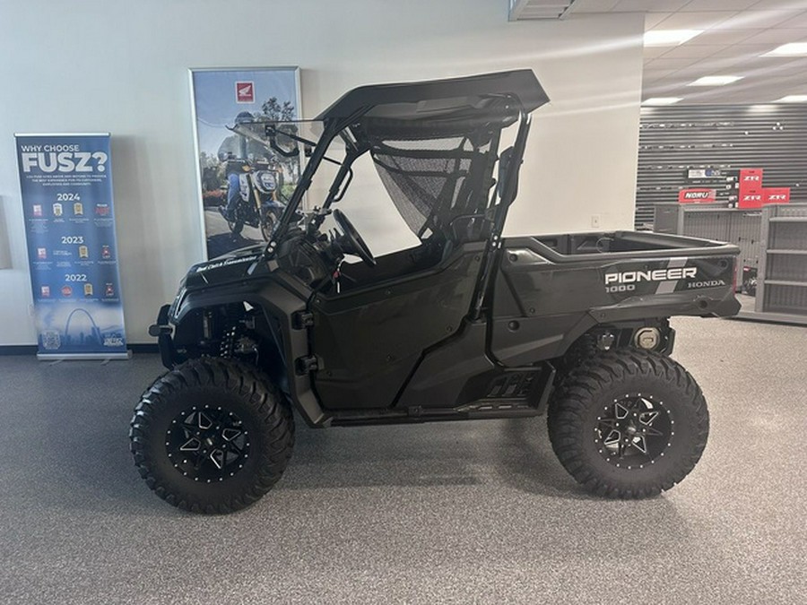 2025 Honda Pioneer 1000 Deluxe