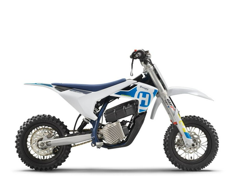 2024 Husqvarna® EE 3