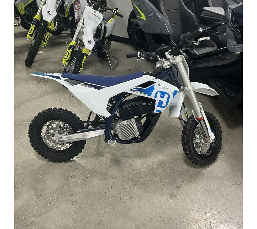 2024 Husqvarna® EE 3