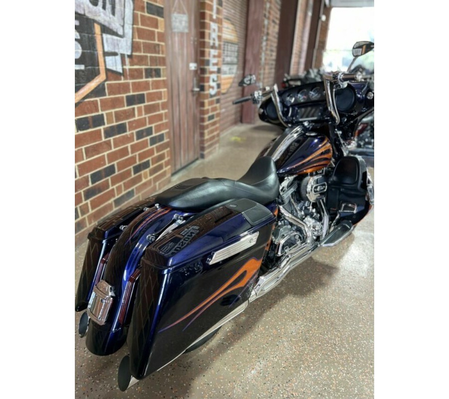 2015 CVO™ Street Glide®