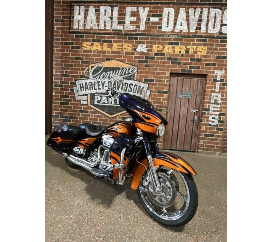 2015 CVO™ Street Glide®