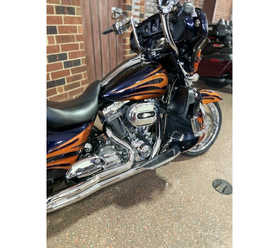 2015 CVO™ Street Glide®