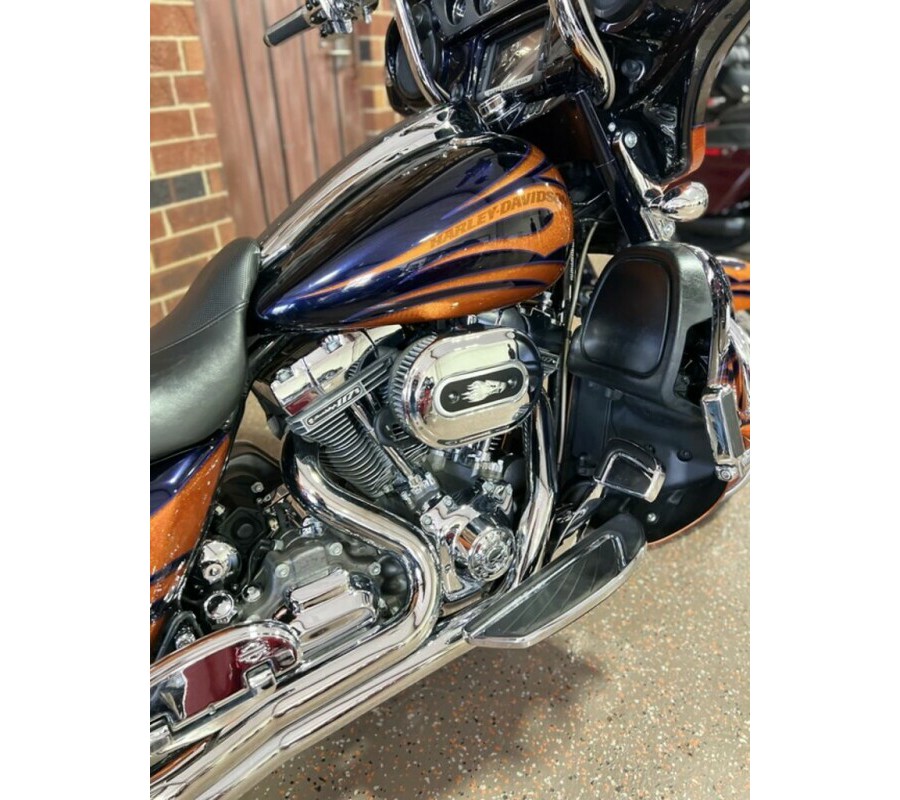 2015 CVO™ Street Glide®