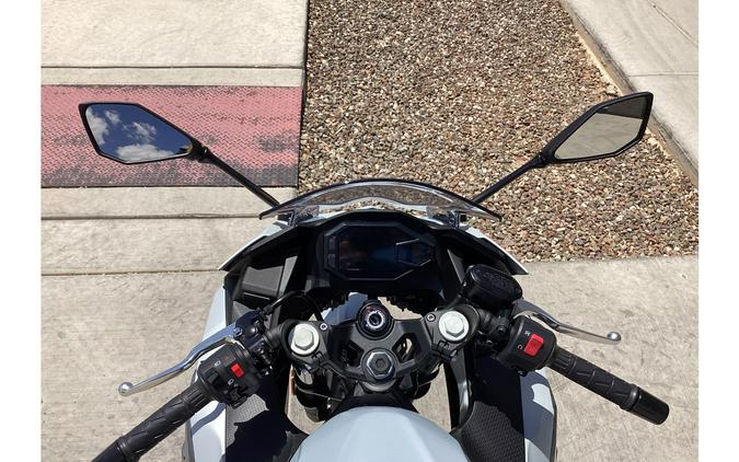 2025 Kawasaki Ninja® 500