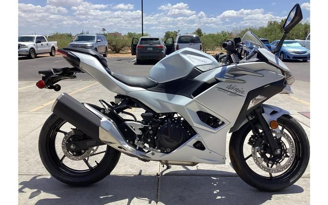 2025 Kawasaki Ninja® 500