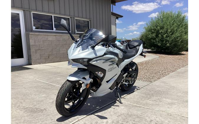 2025 Kawasaki Ninja® 500