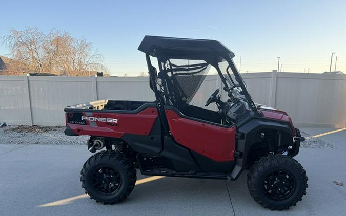2025 Honda Pioneer 1000 Deluxe