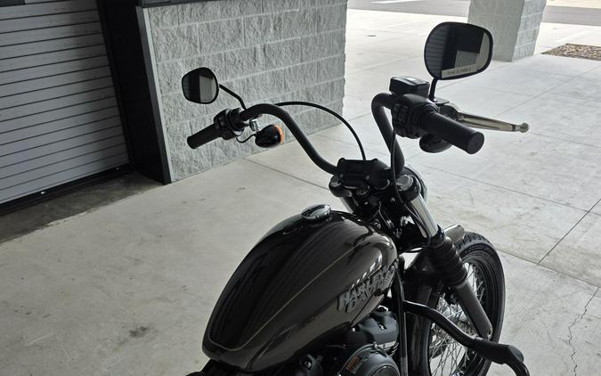 2020 Harley-Davidson® Street Bob® River Rock Gray