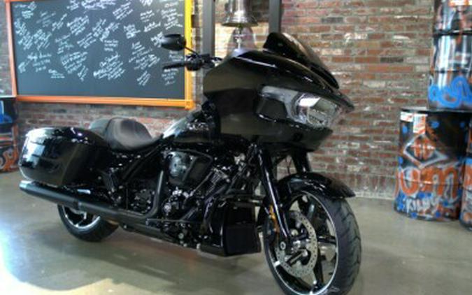 2024 Harley-Davidson Road Glide™ Vivid Black