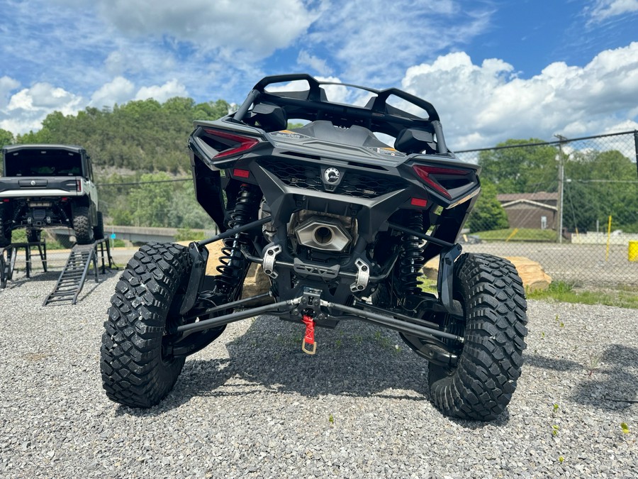 2026 Can-Am Maverick R X RC
