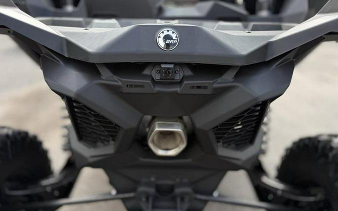 2026 Can-Am® Maverick X3 Max X RS Turbo RR Triple Black_4.5 in