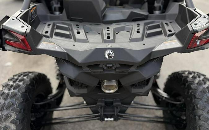 2026 Can-Am® Maverick X3 Max X RS Turbo RR Triple Black_4.5 in