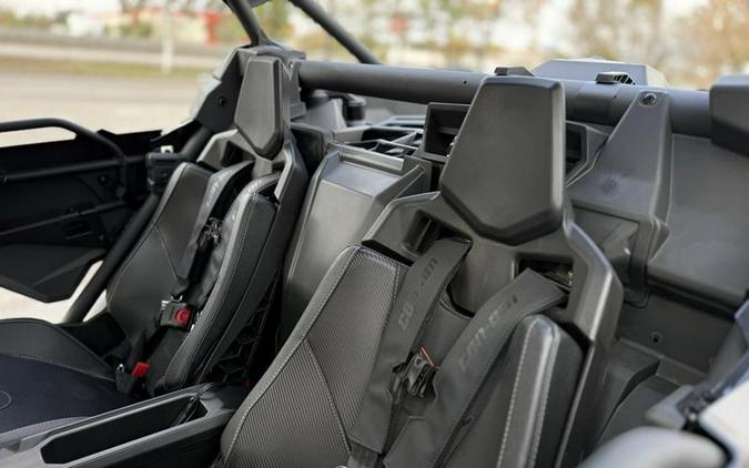 2026 Can-Am® Maverick X3 Max X RS Turbo RR Triple Black_4.5 in