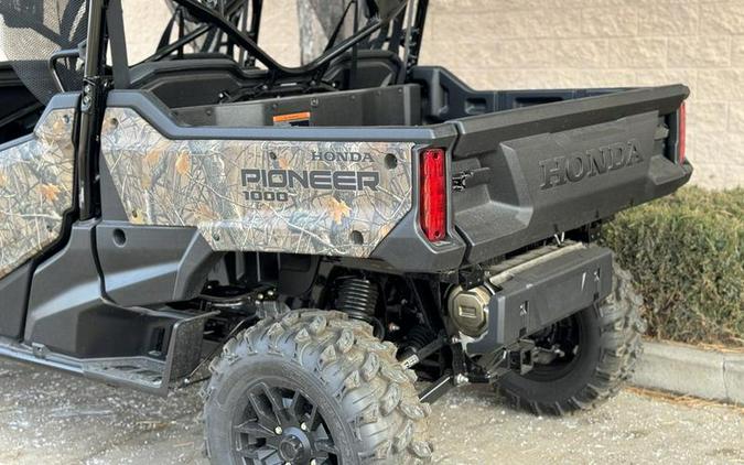 2024 Honda® Pioneer 1000-6 Deluxe Crew