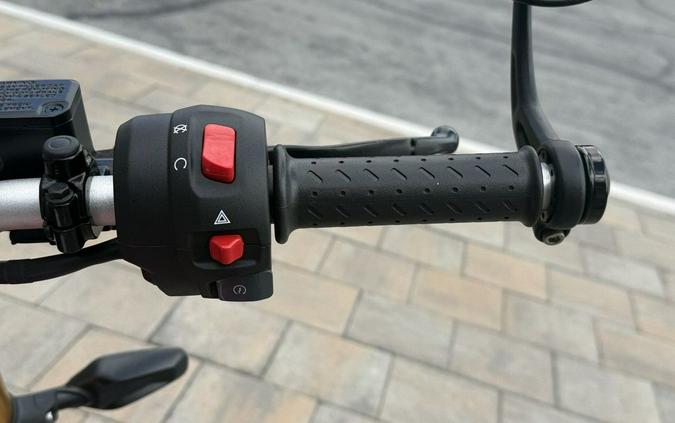 2026 Triumph Speed 400 Lava Red Gloss/Storm Grey