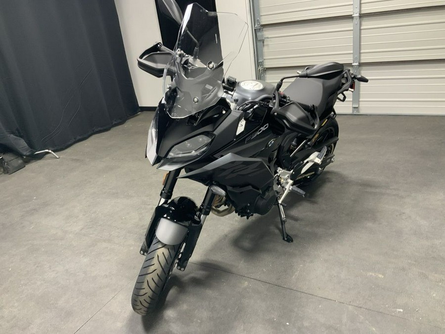 2026 BMW F 900 XR Triple Black