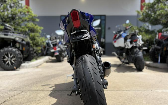 2025 Yamaha YZFR7